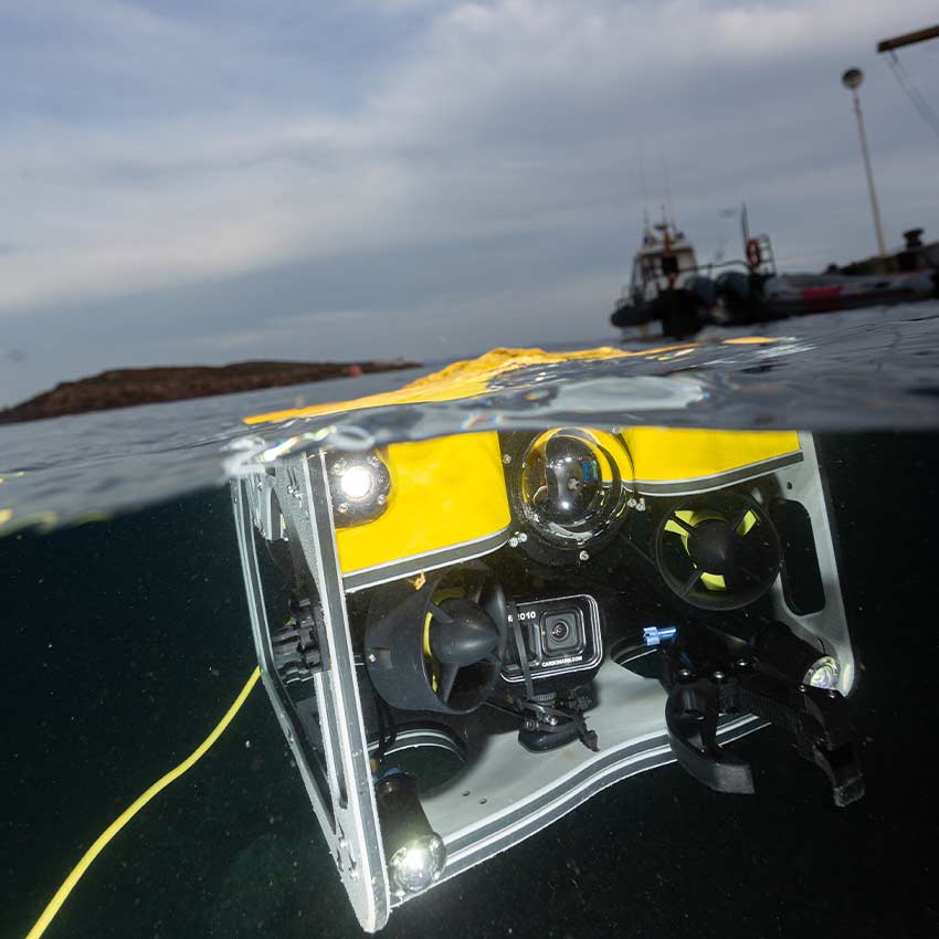 El ROV de la Fundación Museo del Mar de Ceuta finalizando una de las inmersiones realizadas durante la campaña MESO_Alborán